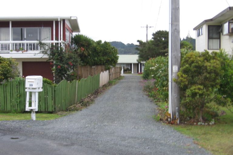Photo of property in 39 Harbour View Road, Point Wells, 0986