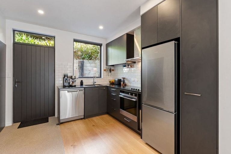 Photo of property in 10 Rua Kai Way, Brooklyn, Wellington, 6021