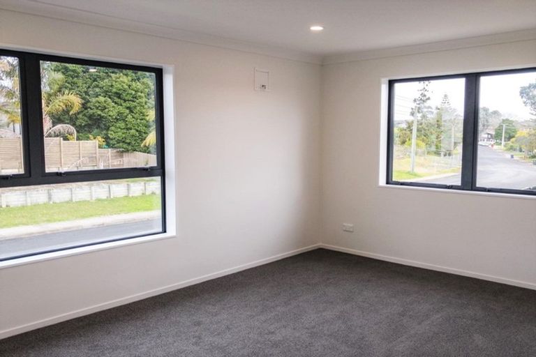 Photo of property in 60 Renata Crescent, Te Atatu Peninsula, Auckland, 0610