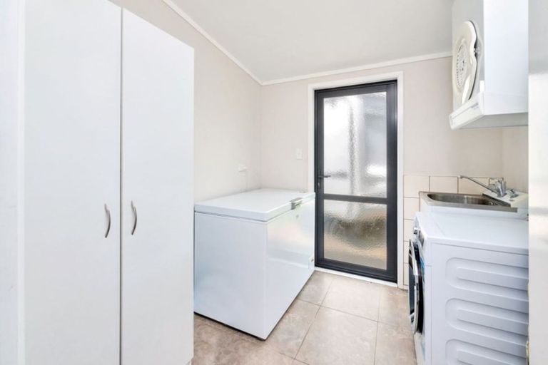 Photo of property in 106 Queen Street, Waiuku, 2123