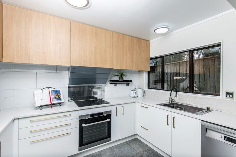 Photo of property in 21f4 Rotoiti Street, Johnsonville, Wellington, 6037
