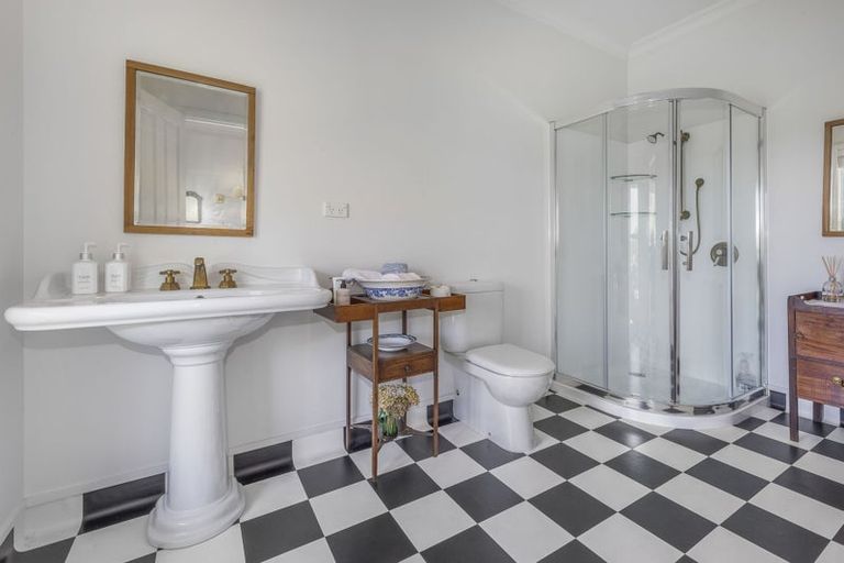 Photo of property in 68 Tarahunga Road, Levin, 5571