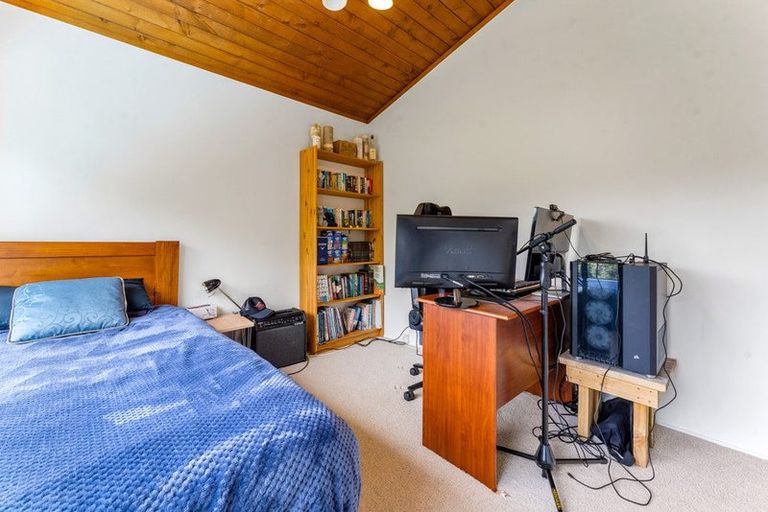 Photo of property in 10 Mosman Place, Chatswood, Auckland, 0626