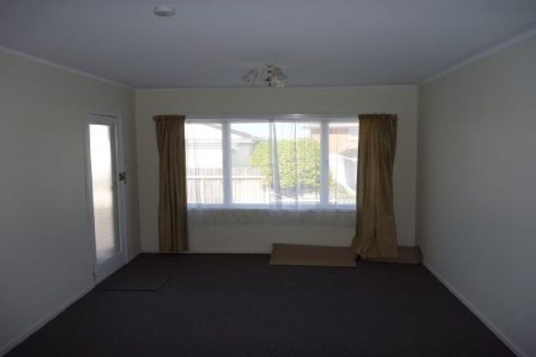Photo of property in 6/7 Lydia Avenue, Northcote, Auckland, 0627