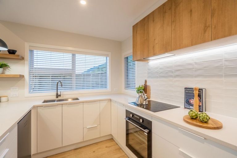 Photo of property in 90 Kotare Street, Waikanae, 5036