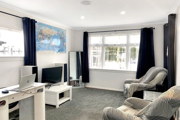 Photo of property in 129 Mcmurdo Street, Tinwald, Ashburton, 7700
