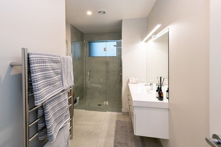 Photo of property in 16 Edgewood Place, Wanaka, 9305