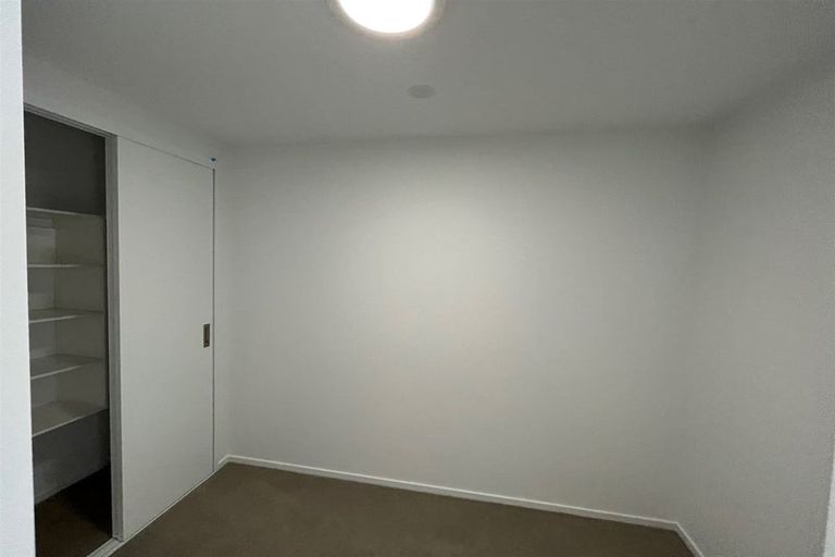 Photo of property in 1 Eileen Newey Place, Henderson, Auckland, 0612
