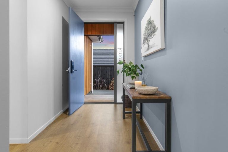 Photo of property in 6 Papa Orchard Drive, Kumeu, 0810