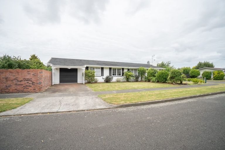 Photo of property in 1 Rakino Place, Awapuni, Palmerston North, 4412