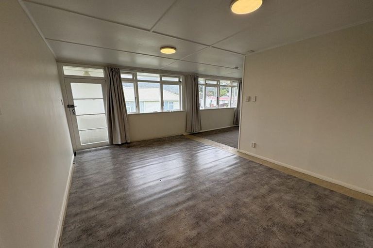 Photo of property in 24-26 Hanson Grove, Stokes Valley, Lower Hutt, 5019