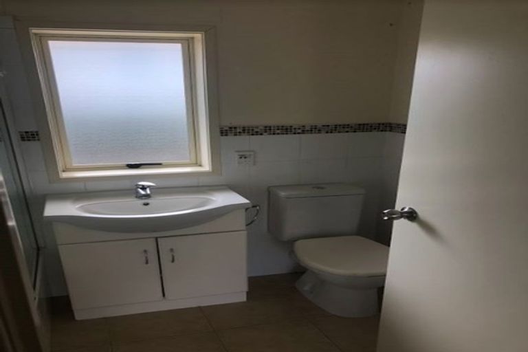 Photo of property in 37 Great South Road, Papakura, 2110