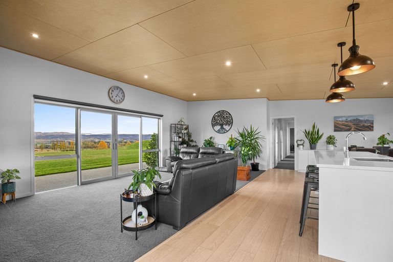 Photo of property in 28 Gartley Lane, Springvale, Alexandra, 9393