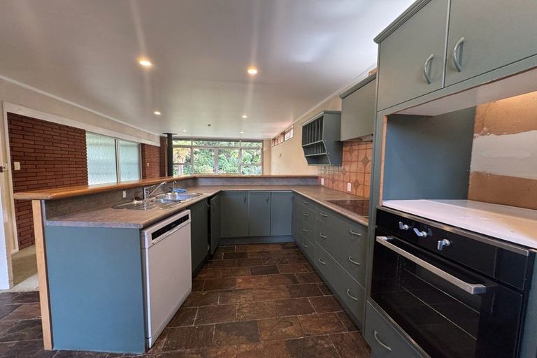 Photo of property in 15 Parkland Crescent, Terrace End, Palmerston North, 4410
