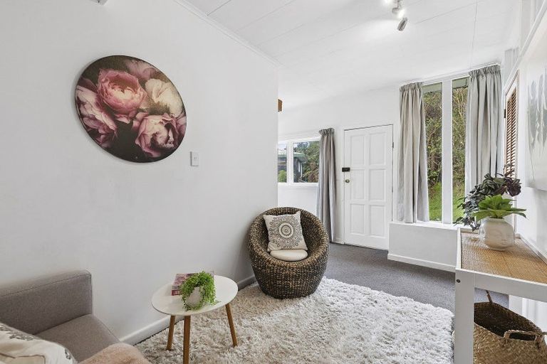 Photo of property in 142 The Ridgeway, Mornington, Wellington, 6021