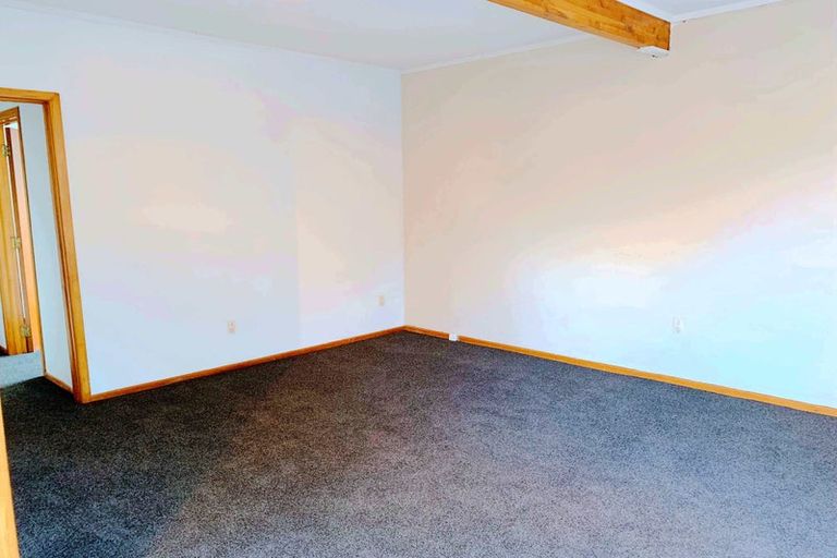 Photo of property in 18 Justin Place, Te Atatu Peninsula, Auckland, 0610