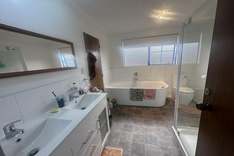 Photo of property in 2 Mcenroe Grove, Naenae, Lower Hutt, 5011