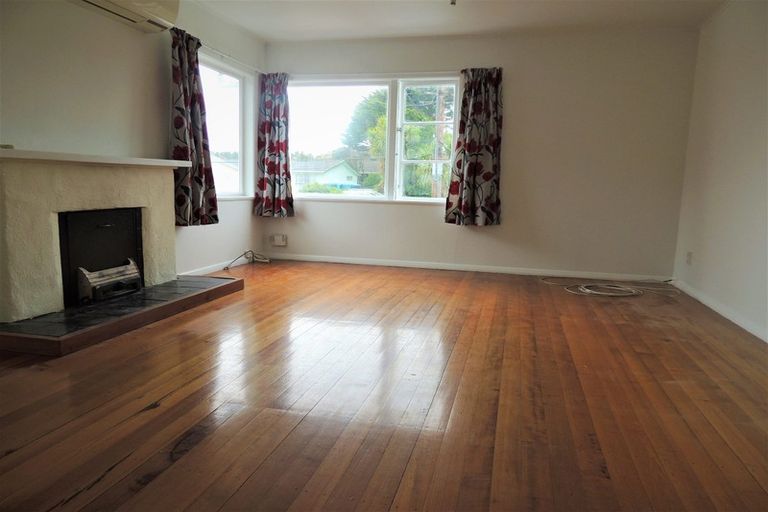 Photo of property in 6 Hollies Crescent, Johnsonville, Wellington, 6037