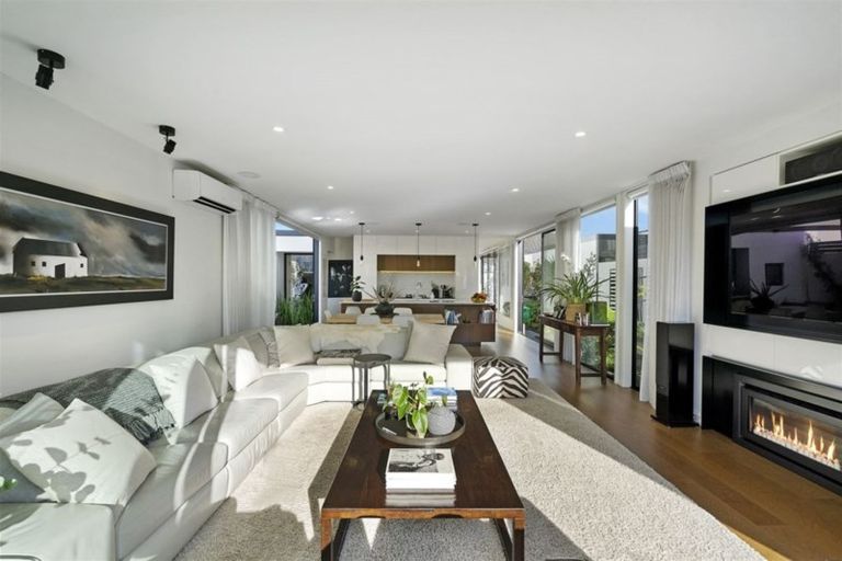 Photo of property in 54 Gracefield Avenue, Christchurch Central, Christchurch, 8013