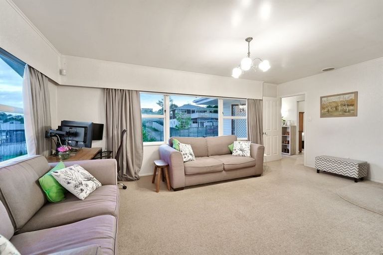 Photo of property in 31 Meilland Place, Glen Eden, Auckland, 0602