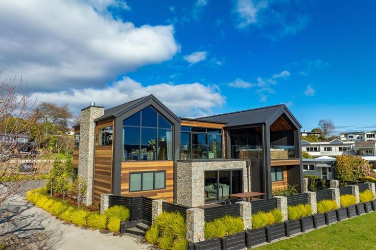 Photo of property in 336 Lake Terrace, Two Mile Bay, Taupo, 3330