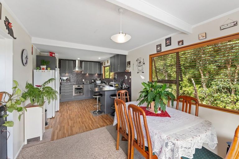 Photo of property in 24 Kereru Street, Waikanae, 5036