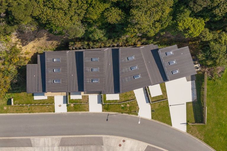 Photo of property in 8 Tradewinds Drive, Whitby, Porirua, 5024