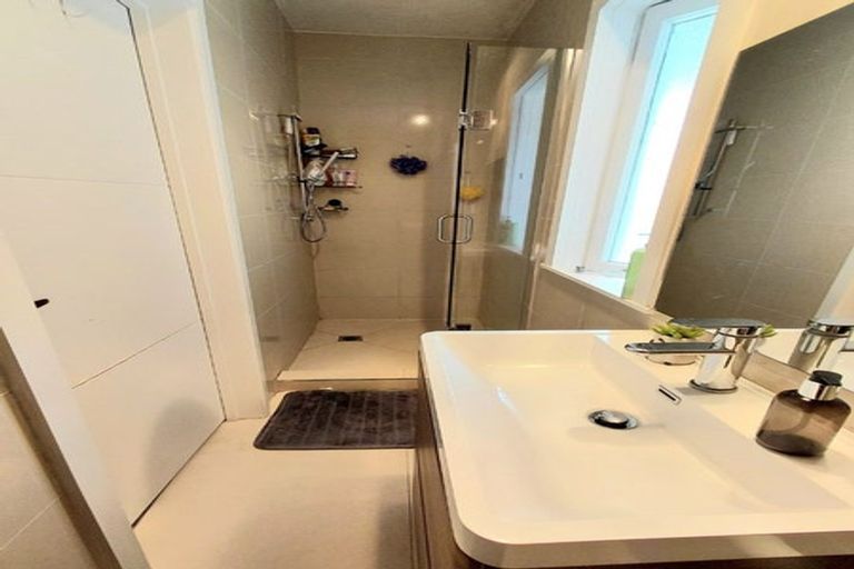 Photo of property in 86d Kelman Road, Kelston, Auckland, 0602