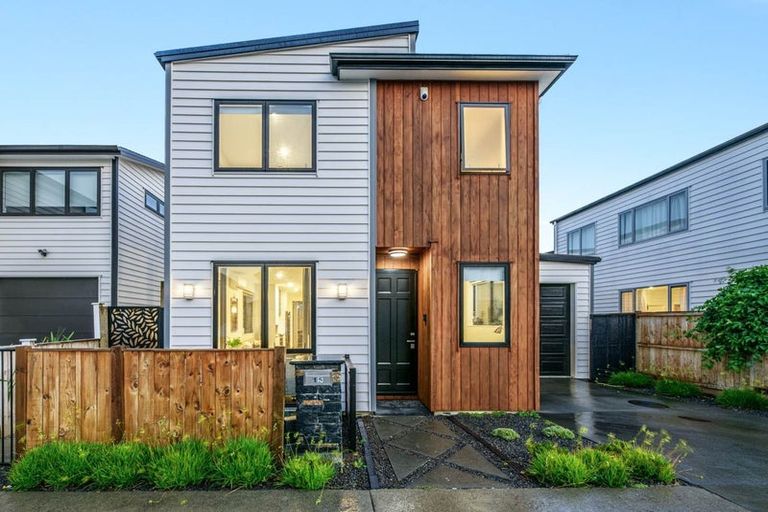 Photo of property in 15 Silvereye Road, Hobsonville, Auckland, 0616