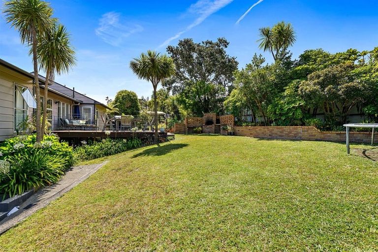 Photo of property in 22 Coromandel Crescent, Mairangi Bay, Auckland, 0630