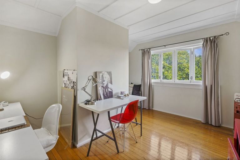 Photo of property in 36 Saint Martins Road, Saint Martins, Christchurch, 8022