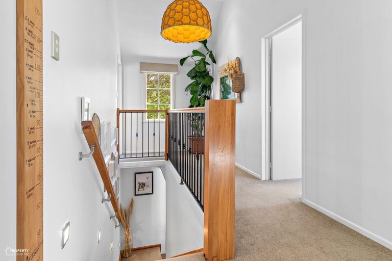 Photo of property in 19 Kempton Street, Greytown, 5712