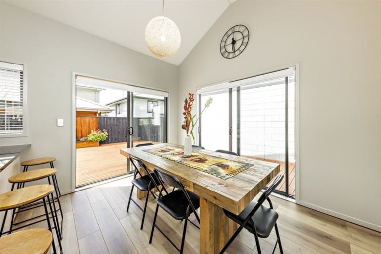 Photo of property in 17 Hirimate Place, Flat Bush, Auckland, 2019