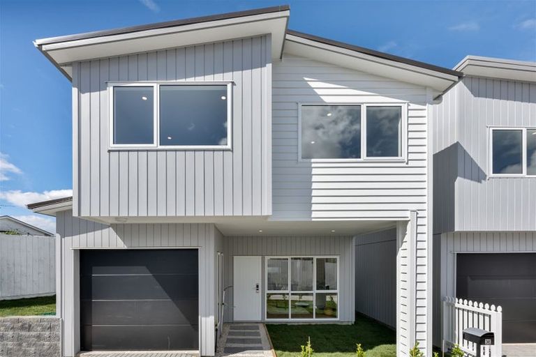 Photo of property in 3e Kingdale Road, Henderson, Auckland, 0610