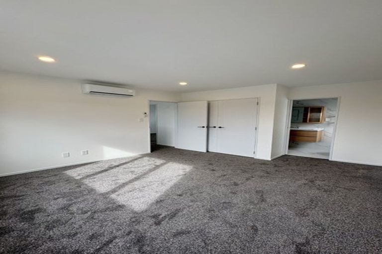 Photo of property in 14b Elcoat Avenue, Te Atatu South, Auckland, 0610