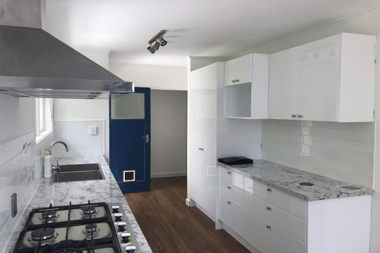 Photo of property in 10 Voltaire Street, Karori, Wellington, 6012