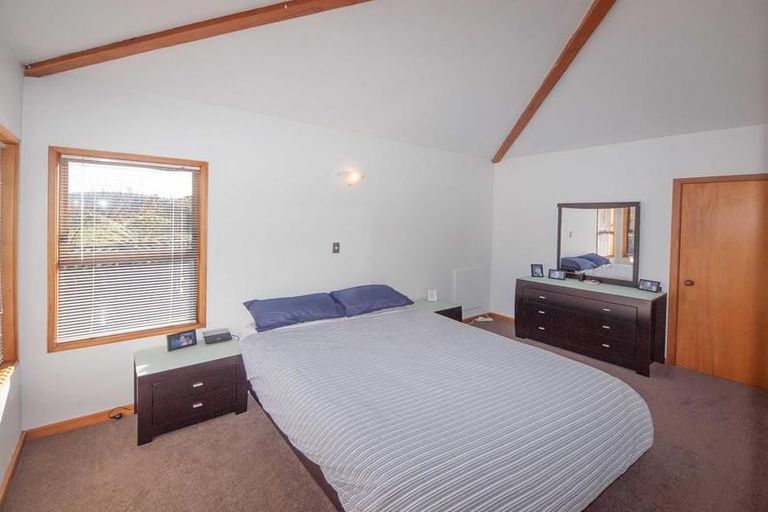 Photo of property in 8 Otonga Way, Churton Park, Wellington, 6037