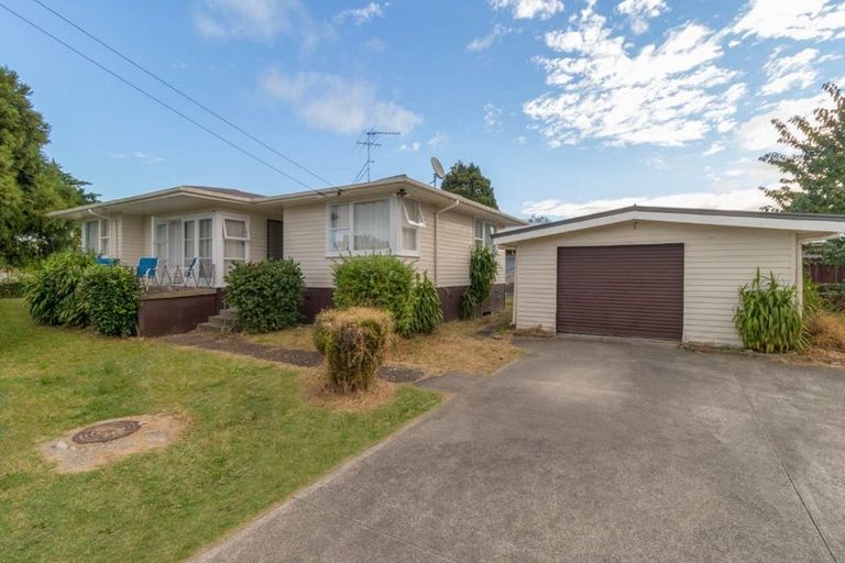 Photo of property in 1 Coles Place, Manurewa, Auckland, 2102