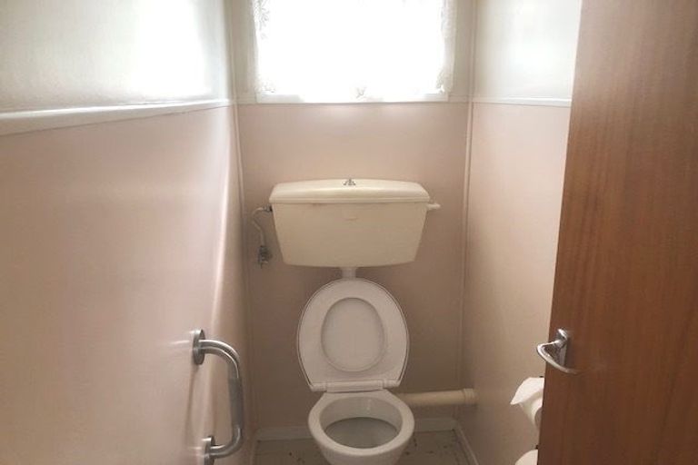 Photo of property in 67 Titirangi Road, New Lynn, Auckland, 0600