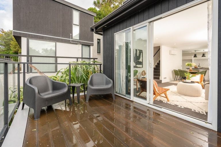 Photo of property in 49 Bassett Road, Johnsonville, Wellington, 6037