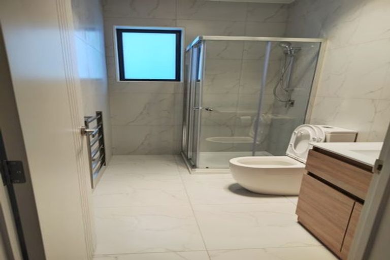 Photo of property in 30 Auranga Drive, Karaka, 2113