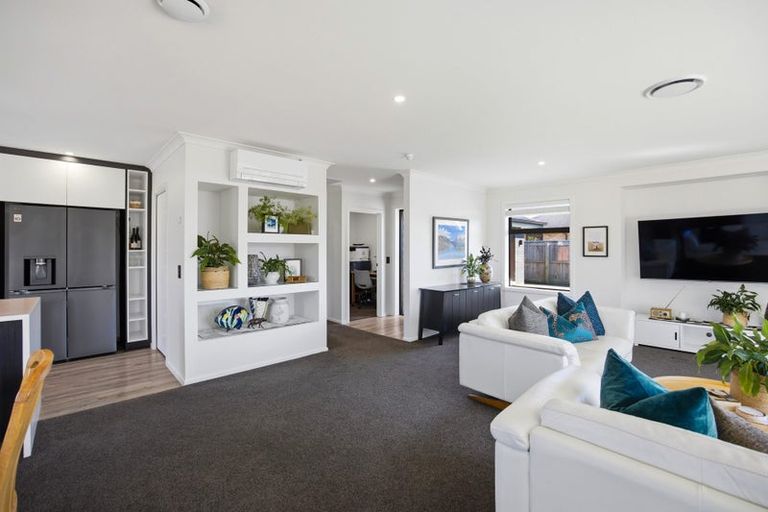 Photo of property in 16 Thomas Way, Brightwater, 7022