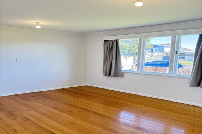 Photo of property in 509 Huia Street, Camberley, Hastings, 4120