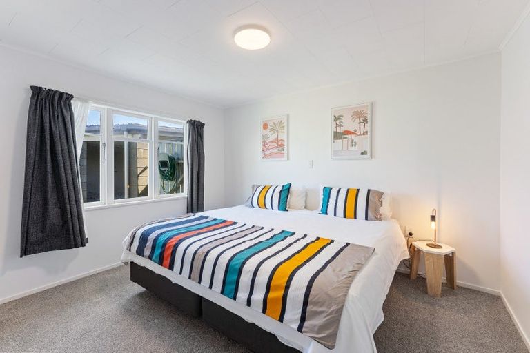 Photo of property in 4 Colenso Place, Otaki Beach, Otaki, 5512