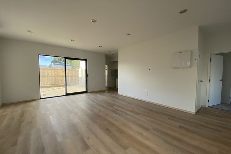 Photo of property in 37 Seaward Place, Wattle Downs, Auckland, 2103