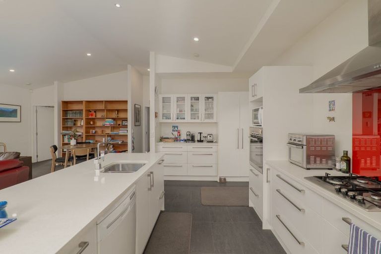 Photo of property in 29 Moncks Spur Road, Redcliffs, Christchurch, 8081