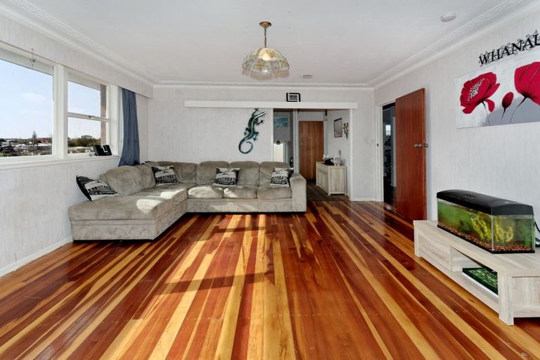 Photo of property in 2 Pamela Place, New Lynn, Auckland, 0600