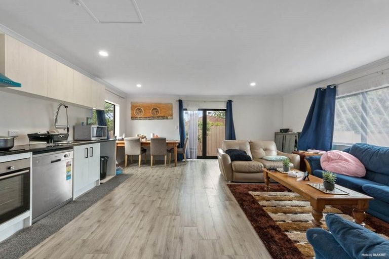 Photo of property in 45 Makora Road, Massey, Auckland, 0614