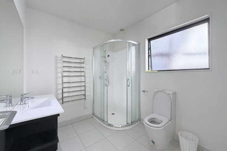 Photo of property in 9 Amber Glen, Albany, Auckland, 0632