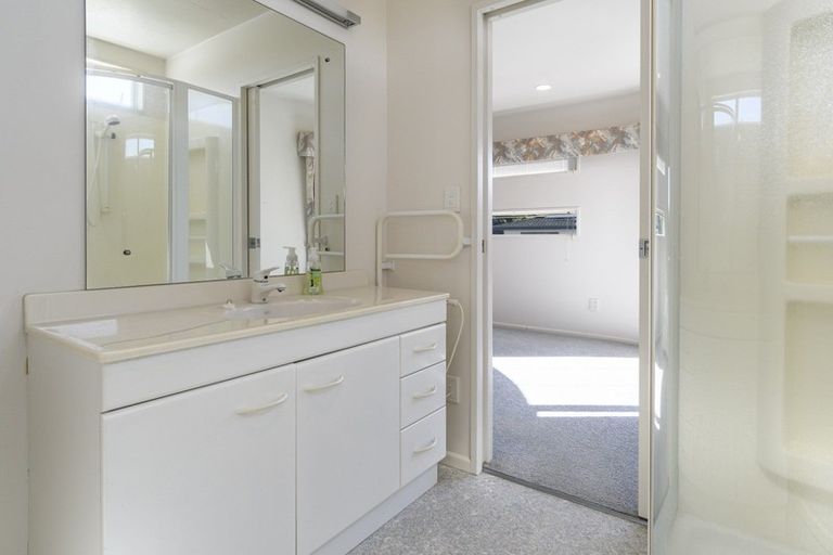 Photo of property in 10 Links View Drive, Omokoroa, 3114